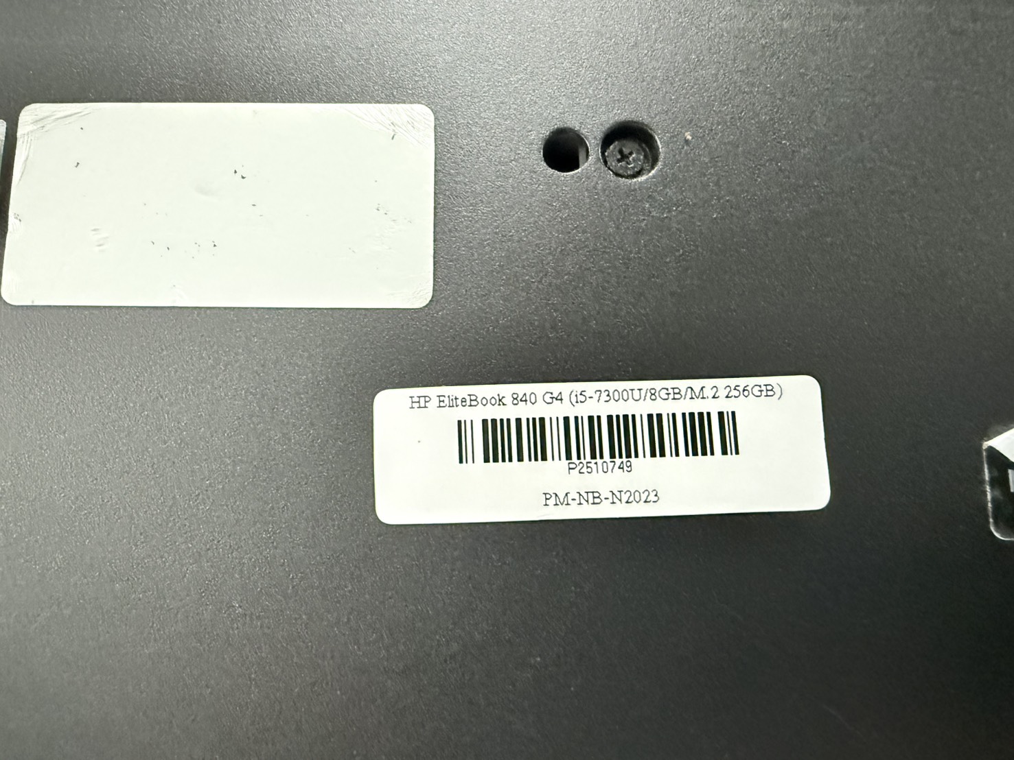 โน๊ตบุ๊ค HP EliteBook 840 G4 (i5-7300U/8GB/M.2 256GB) ไม่มี Adapter แบตเสื่อม จอ Bright จางๆ