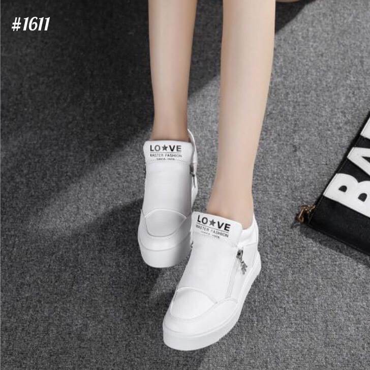รองเท้า Ash แต่งซิปสไตล์เกาหลี (สีขาว)