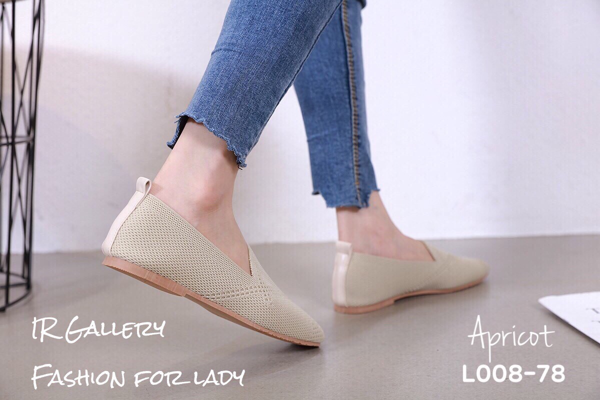 รองเท้าผ้าใบทรงคัทชูแบบสวม