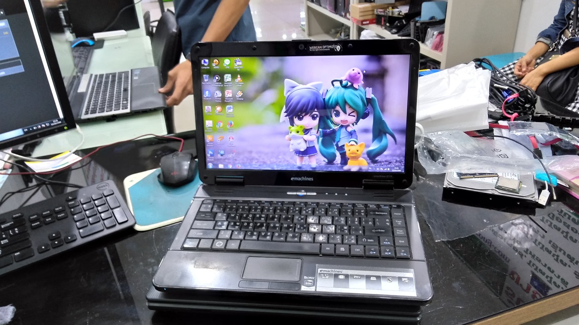 ACER eMachines D725