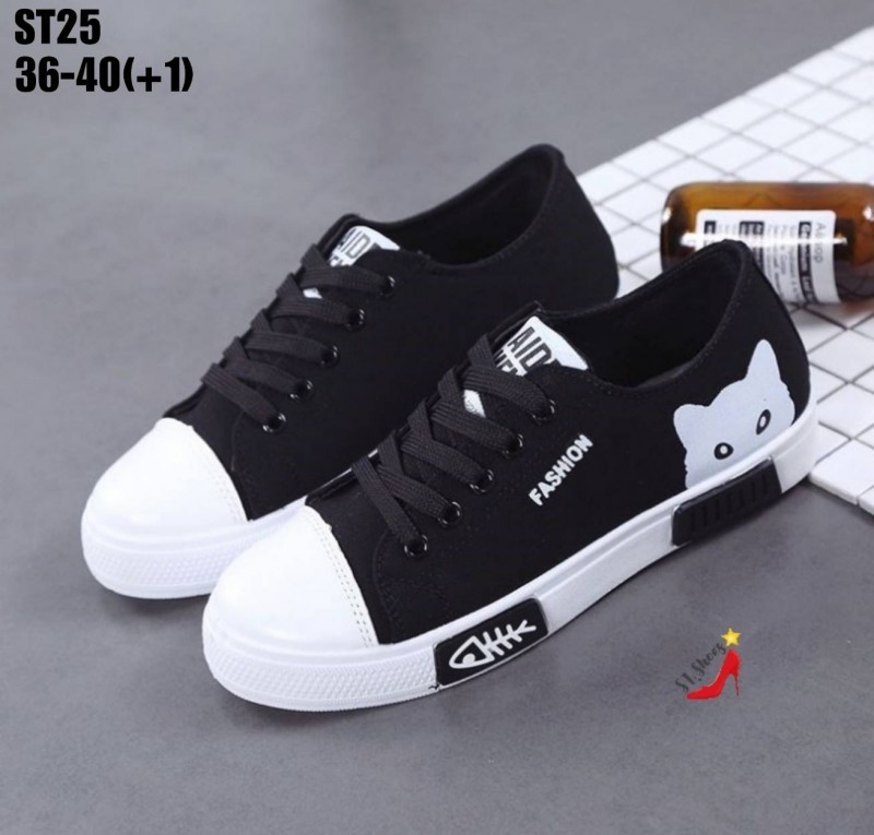 รองเท้าผ้าใบสกรีนลายน้องแมว (สีดำ)