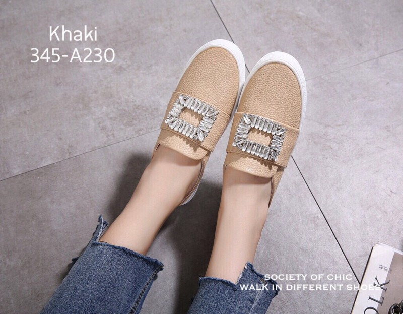 รองเท้าผ้าใบเปิดส้นแต่งเพชรหน้า (สีชมพู)