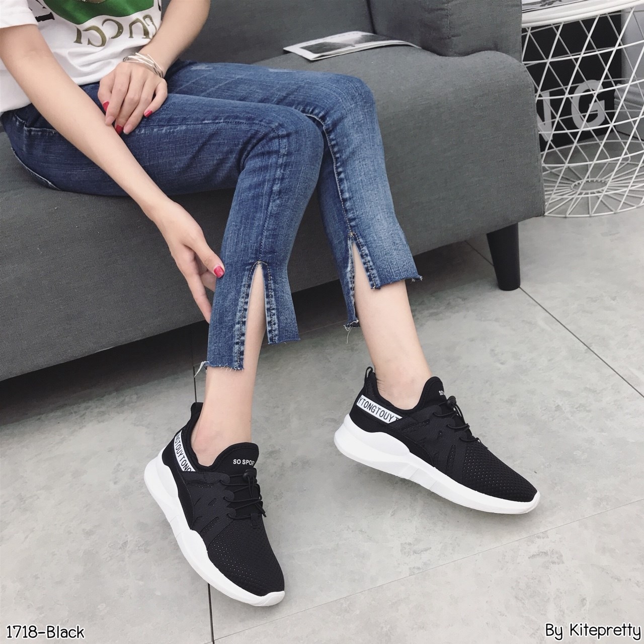 รองเท้าผ้าใบสไตล์Sportแต่งแถบ (สีดำ)