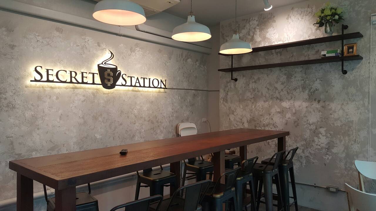งานป้ายร้านกาแฟ สแตนเลสพ่นสี ซ่อนไฟ LED