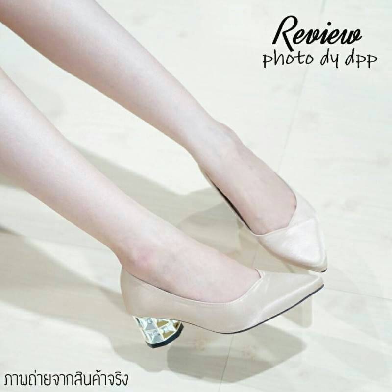 พร้อมส่ง : รองเท้าคัทชูทรงหัวแหลม (สีดำ)