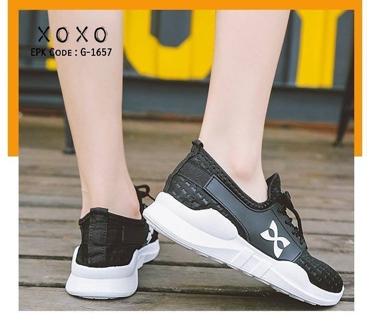 รองเท้าผ้าใบทรง Sport แต่งโลโก้X (สีดำ)