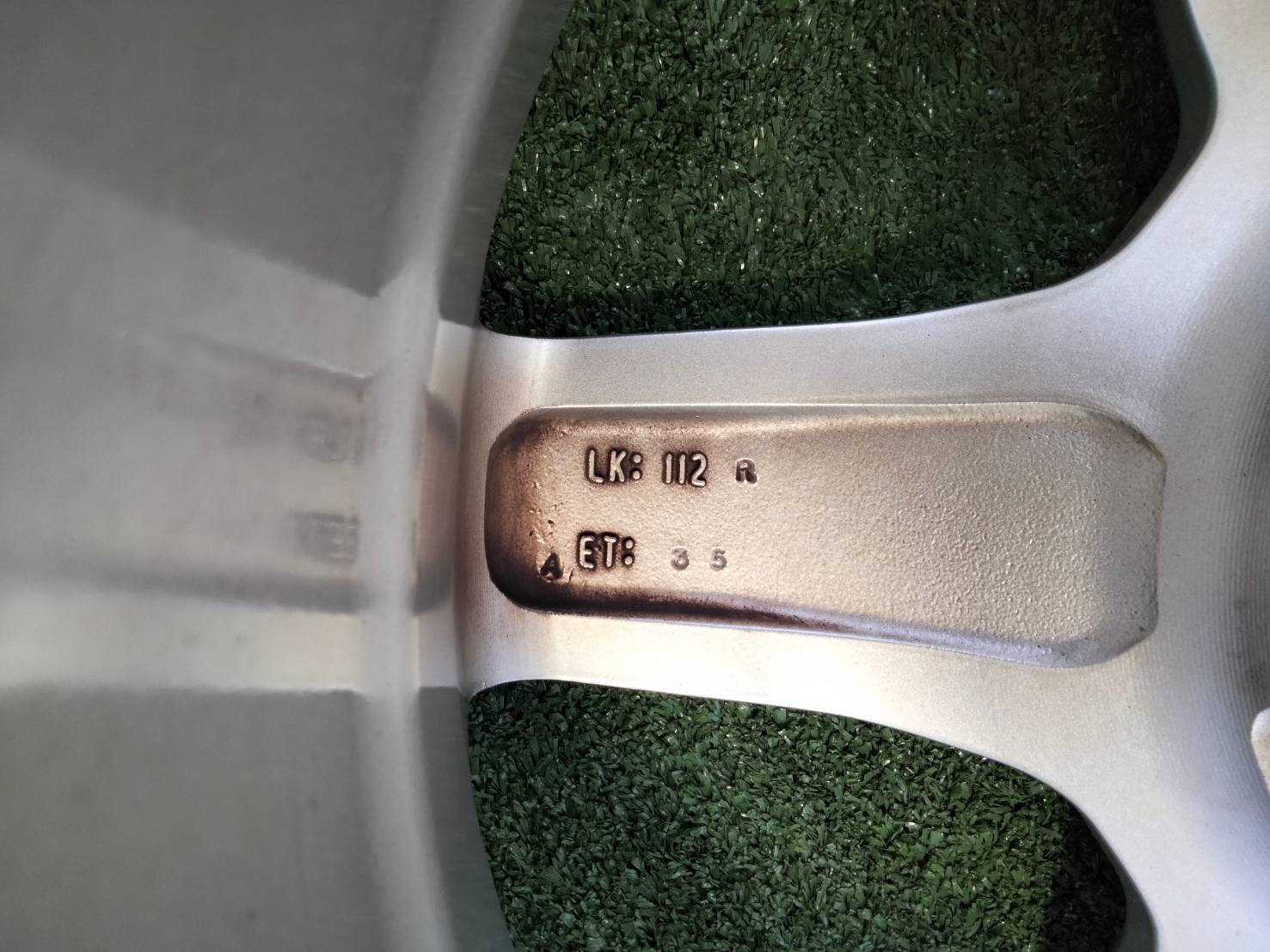 ล้อเบนซ์ ไม่แท้ ขอบ 17 " มือสองตามสภาพ (4วง)