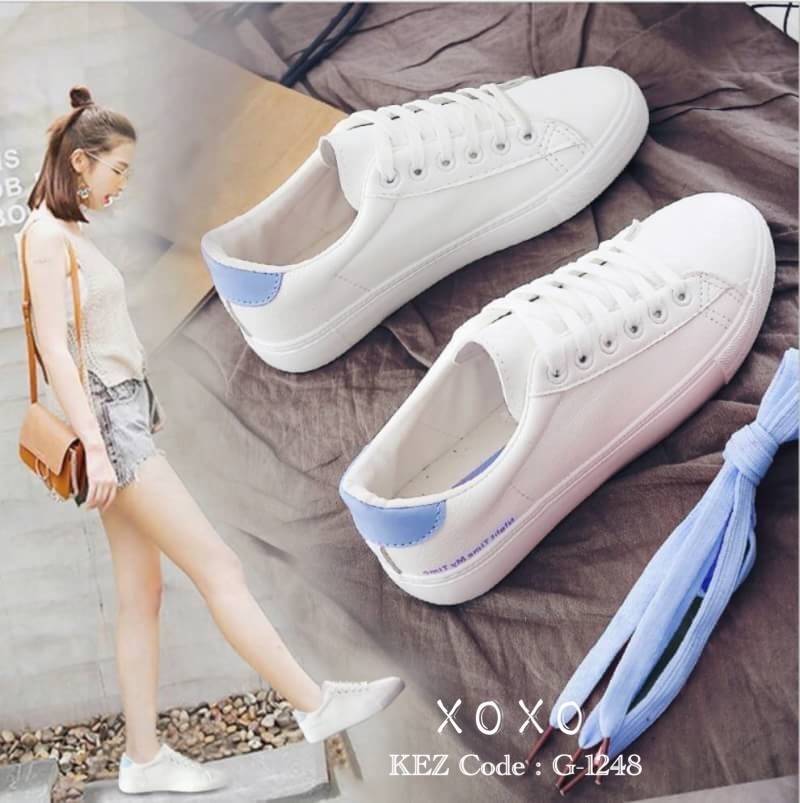 รองเท้าผ้าใบสีพาสเทลสไตล์หนังแกะ (สีฟ้า)