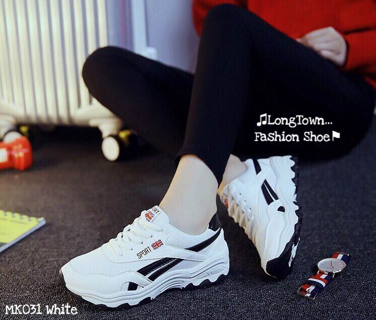 รองเท้าผ้าใบสปอร์ตแต่งลาย (สีขาว)