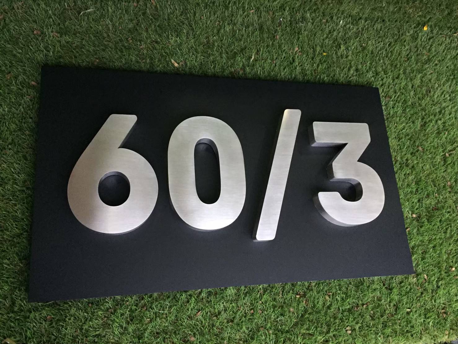 ป้ายบ้านเลขที่ อักษรโลหะ