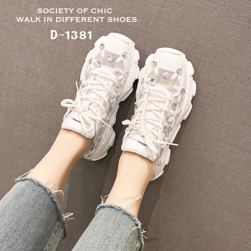 รองเท้าผ้าใบSoft Comfort แต่งเลื่อมเพชร