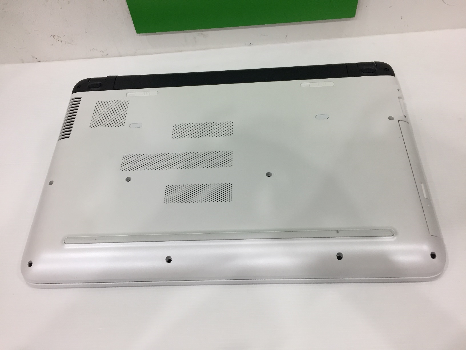 HP Pavilion 15-ab210TX