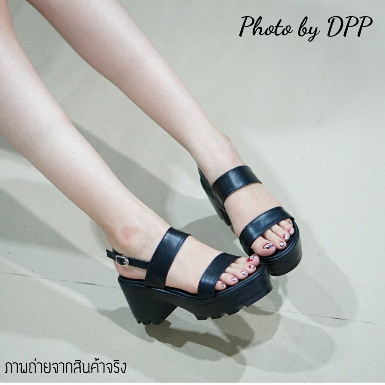 พร้อมส่ง : รองเท้าส้นตึกสไตล์เกาหลี (สีดำ)