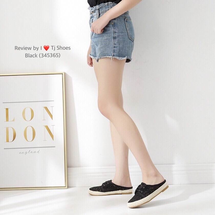 รองเท้าผ้าใบลูกไม้เปิดส้น (สีครีม)