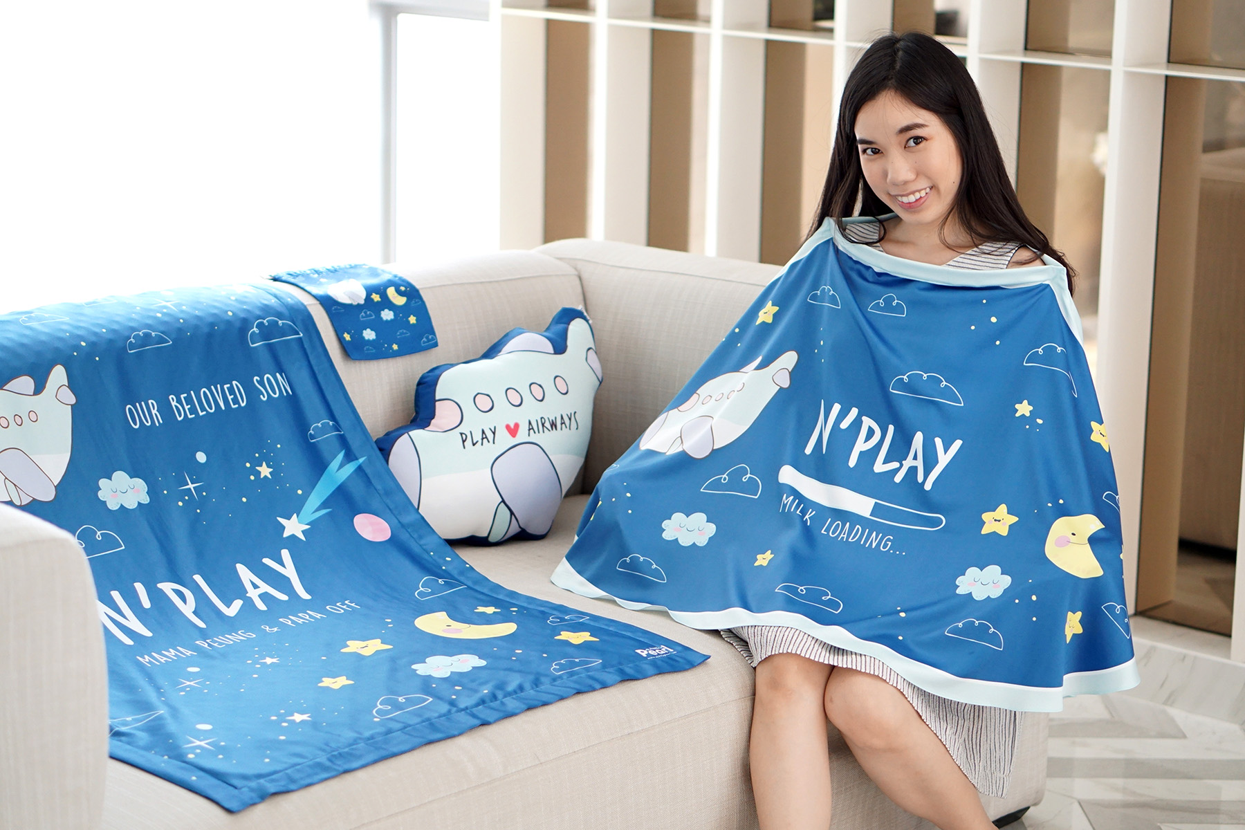 ชุดของขวัญเด็กแรกเกิด ผ้าคลุมให้นม + ผ้าห่มขนาด 75x100cm + หมอนอิง 1 ใบ ลาย Plane - Navy