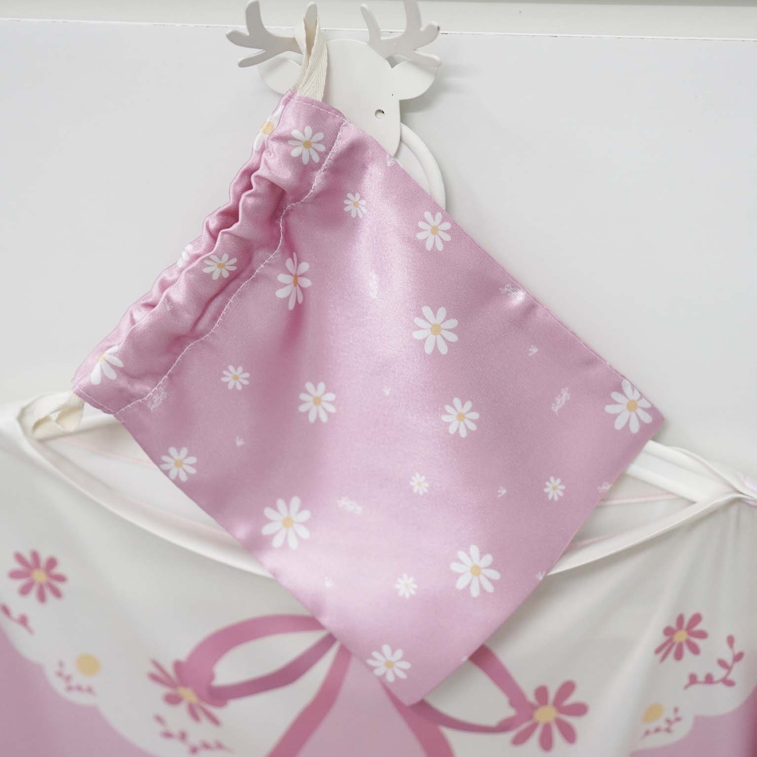 ผ้าคลุมให้นม 3in1 (รุ่นมีกระดุม ถอดโครงได้) แบบสั่งทำใส่ชื่อ ลาย Daisy - Pink