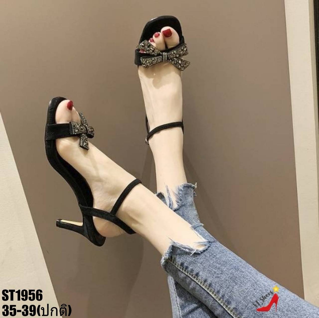 รองเท้าส้นสูงแต่งโบว์เพชร