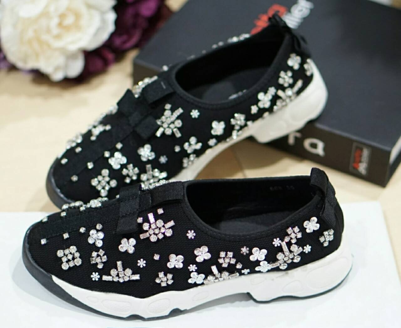 รองเท้า Dior Fusion Sneakers ลายคริสตัล (สีชมพู)