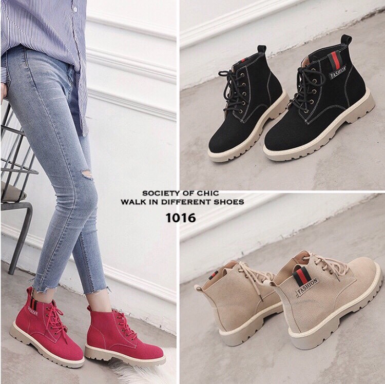 รองเท้าผ้าใบหุ้มข้อแต่งแถบผ้า (สีครีม)