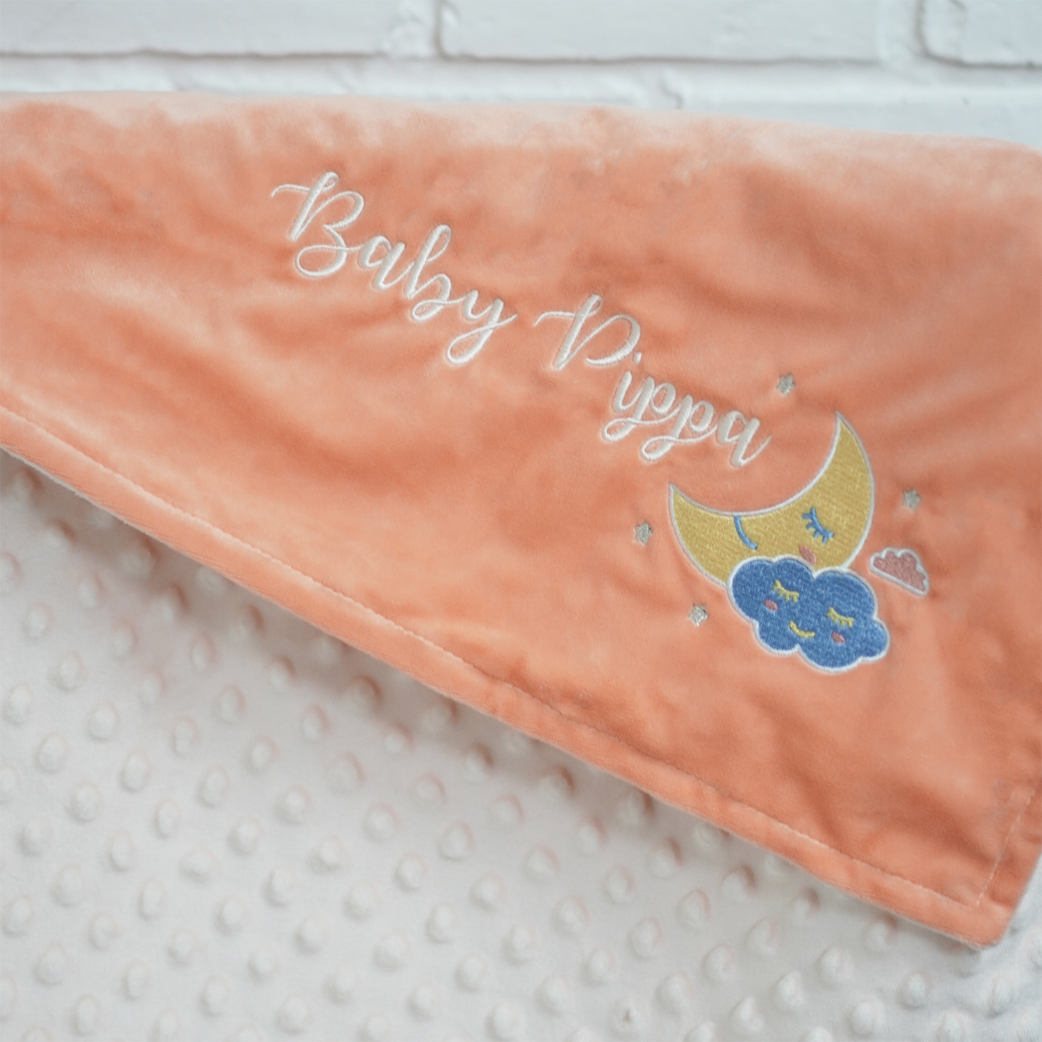 ผ้าห่ม Minky - สีพีช 75x100cm แบบปักชื่อ+การ์ตูน - Moon I