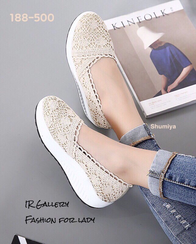 รองเท้าลูกไม้ถักเสริมส้นสไตล์ sport