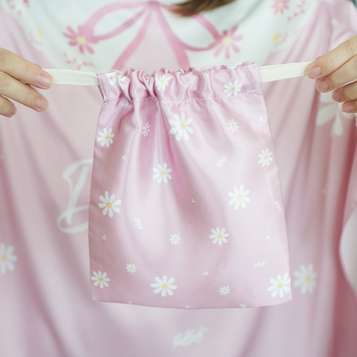 ผ้าคลุมให้นม 3in1 (รุ่นมีกระดุม ถอดโครงได้) แบบสั่งทำใส่ชื่อ ลาย Daisy - Pink