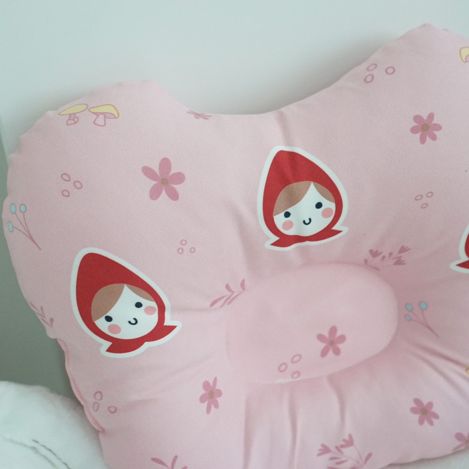 ชุดของขวัญเด็กแรกเกิด หมอนหลุม + ผ้าห่มขนาด 75x100cm ลาย Little Red Riding Hood - Pink