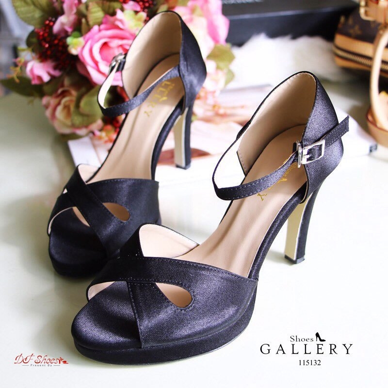 รองเท้าส้นสูงซาตินทรงเปิดหน้าไขว้ (สีครีม)