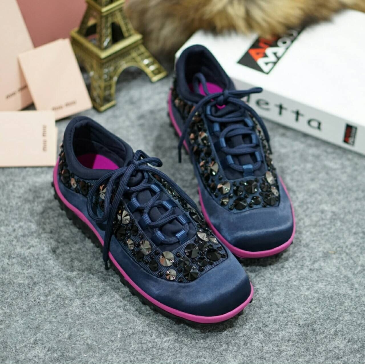 พร้อมส่ง : รองเท้า MIUMIU Sneakers Hi-End Grade (สีกรม)