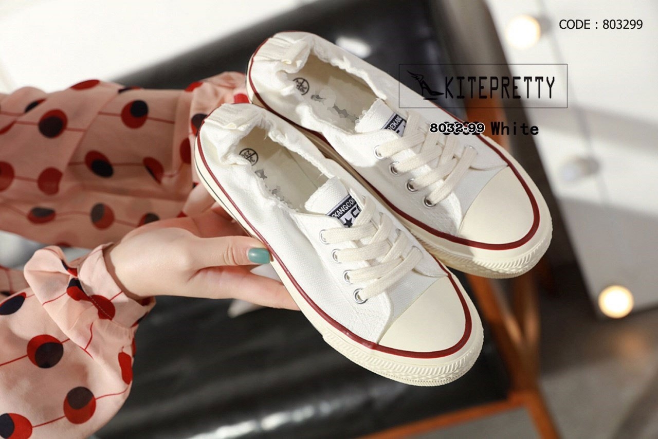 รองเท้าผ้าใบแคนวาสเรียบ (สีดำ)