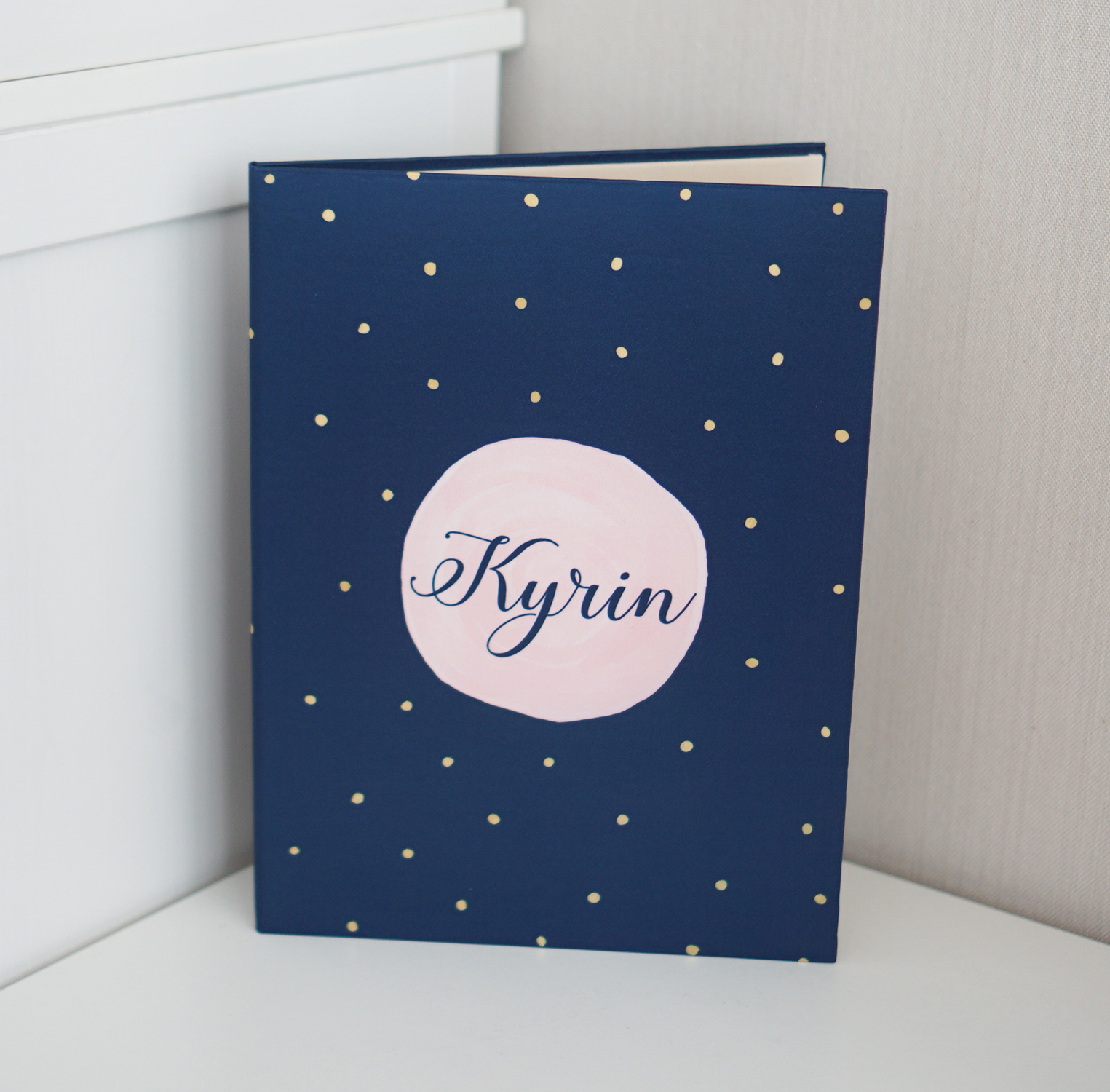 แฟ้มทะเบียนสมรส/สูติบัตร สั่งทำใส่ข้อความ ลาย Water Colour dot - Navy