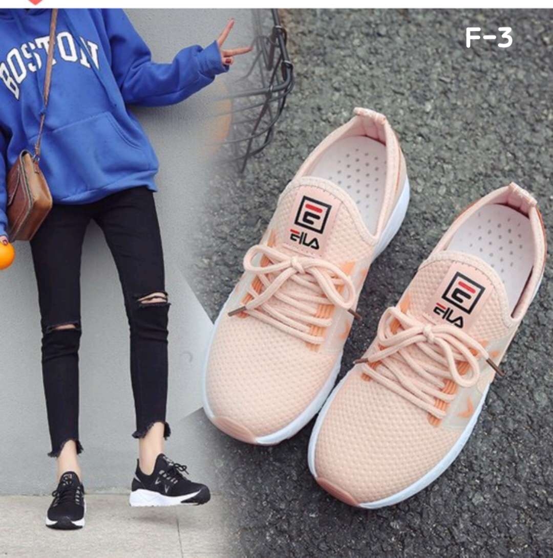 รองเท้าผ้าใบแฟชั่นทรง Sport Style Fila (สีดำ)