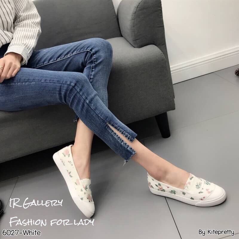 รองเท้าผ้าใบ Style Kedsทรงสวมลายดอกไม้