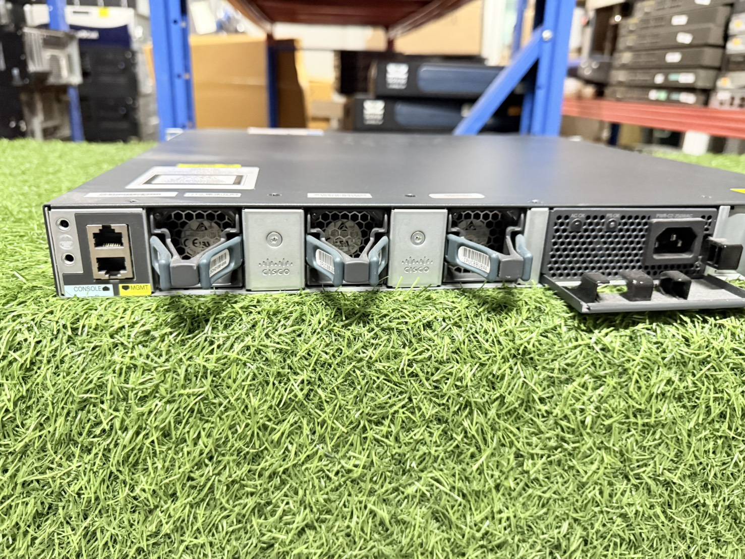 สวิตช์ Cisco 3650 48 2x10 48Port ( WS-C3650-48TD-E) Switch