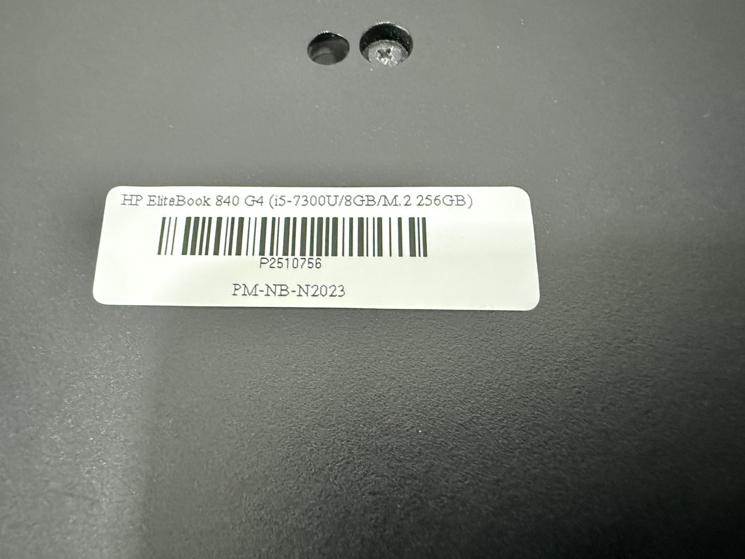 โน๊ตบุ๊ค HP EliteBook 840 G4 (i5-7300U/8GB/M.2 256GB) ไม่มี Adapter แบต 75% แบตเสื่อม จอ Bright ขอบยางเสื่อม