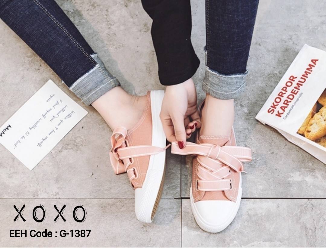 รองเท้าผ้าใบแคนวาสแต่งริบบิ้นทูโทน (สีชมพู)