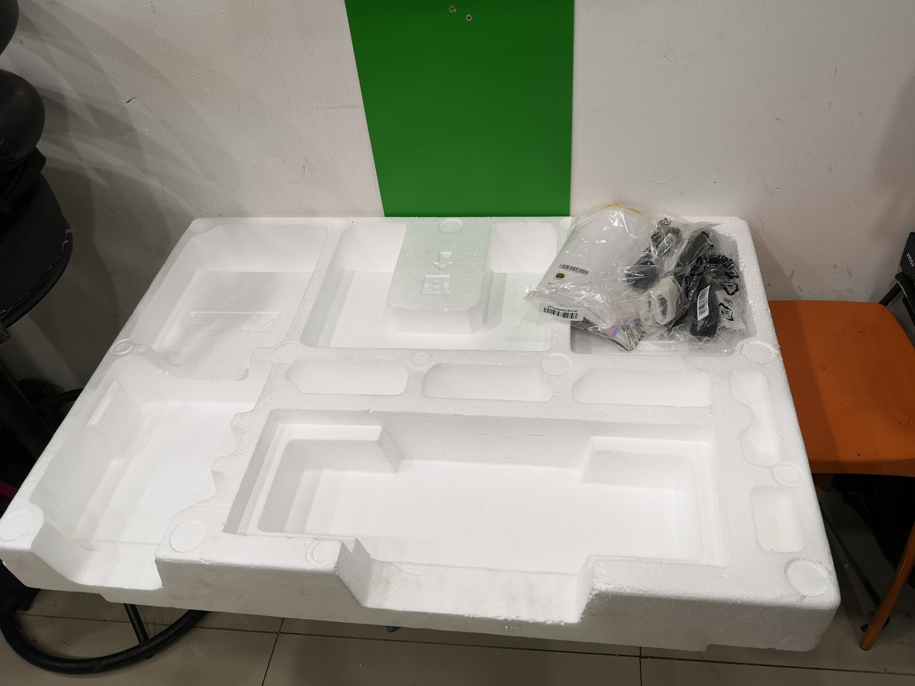 MONITOR AOC I3288VWH6 31.5" IPS