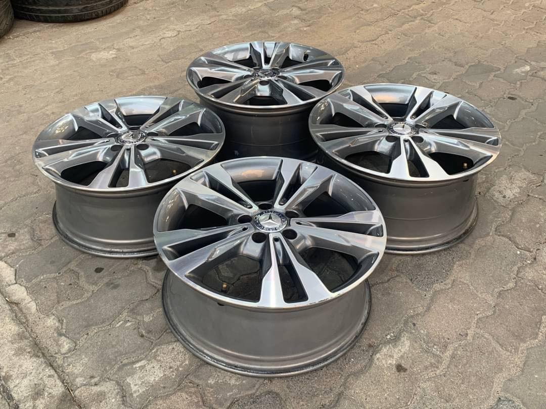 ล้อแท้ w205 ป้ายแดง ติดรถ ขอบ18