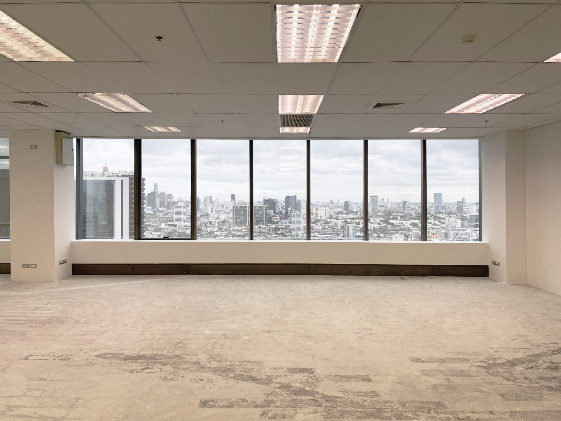 เดอะไนน์ ทาวเวอร์ส แกรนด์ พระราม 9 (The Ninth Towers Grand Rama9) อาคารสำนักงานให้เช่าย่านพระราม 9 ใกล้ห้างเซ็นทรัลพระราม 9 กรุงเทพฯ