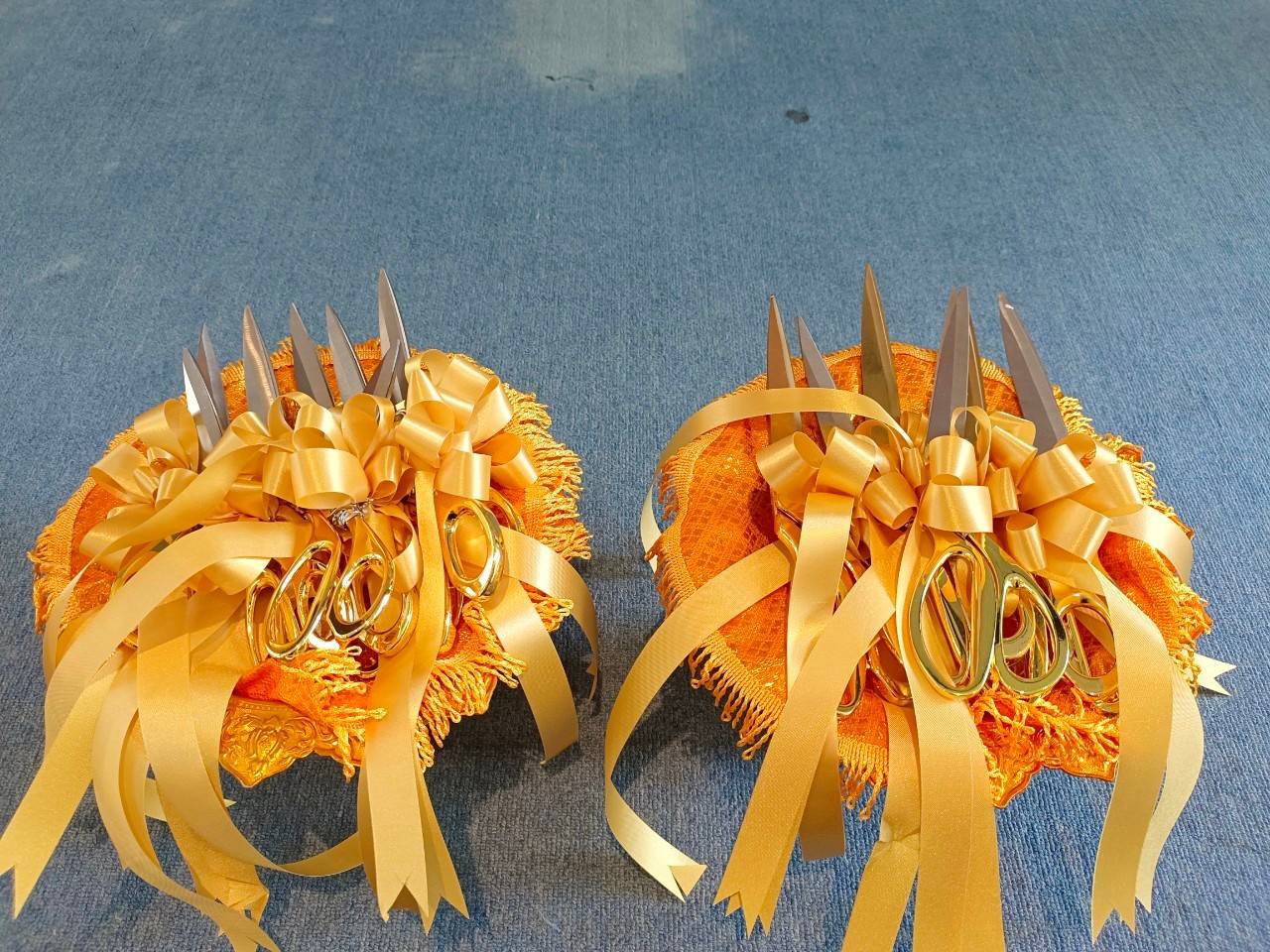 เสาตัดริบบิ้นดอกไม้ปลอม (สำหรับเช่า) RF215 - จำนวน 1 คู่