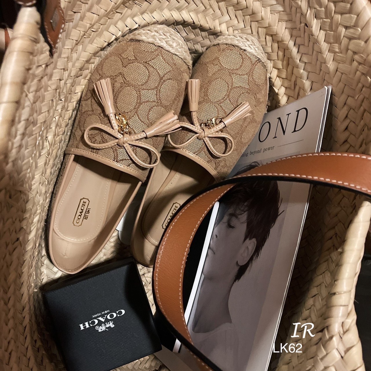 รองเท้าคัทชูทรงสวมสไตล์ Coach (สีน้ำตาล)