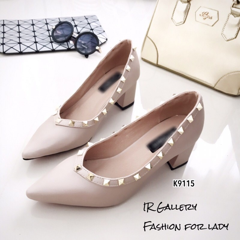 รองเท้าคัทชูส้นตัน Style Valentino (สีดำ)