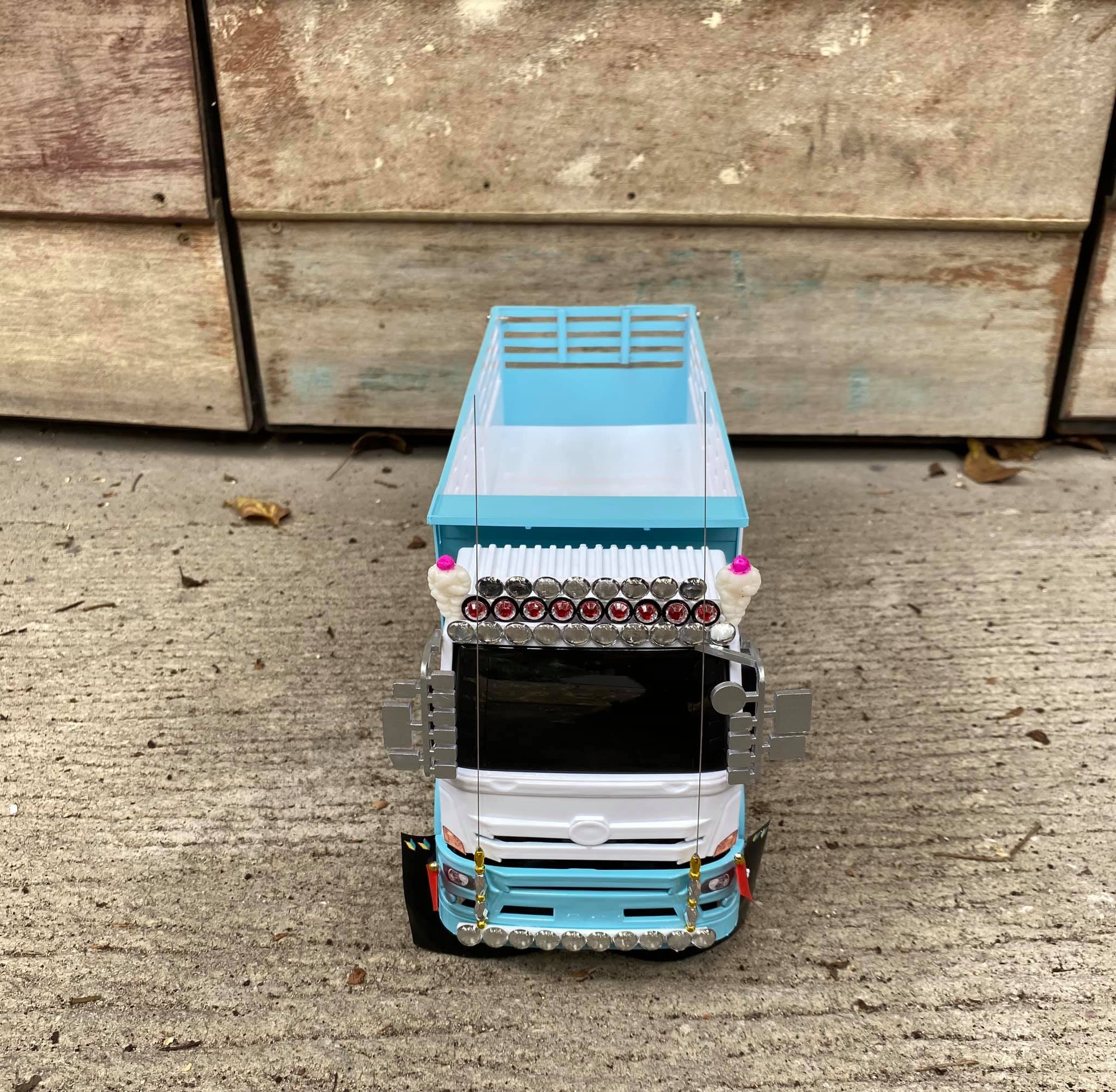 รถดั๊มพ์แต่ง สีขาวฟ้า Sky Blue สำเนา