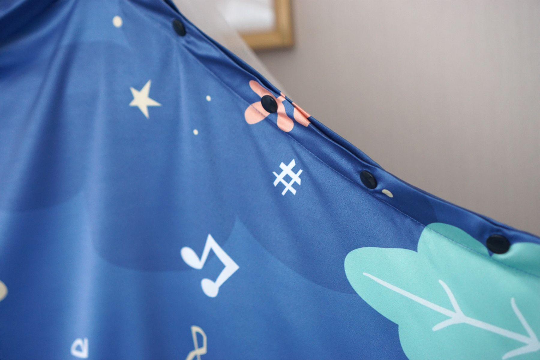 ผ้าคลุมให้นม 3in1 (รุ่นมีกระดุม ถอดโครงได้) แบบสั่งทำใส่ชื่อ ลาย Piano - Navy