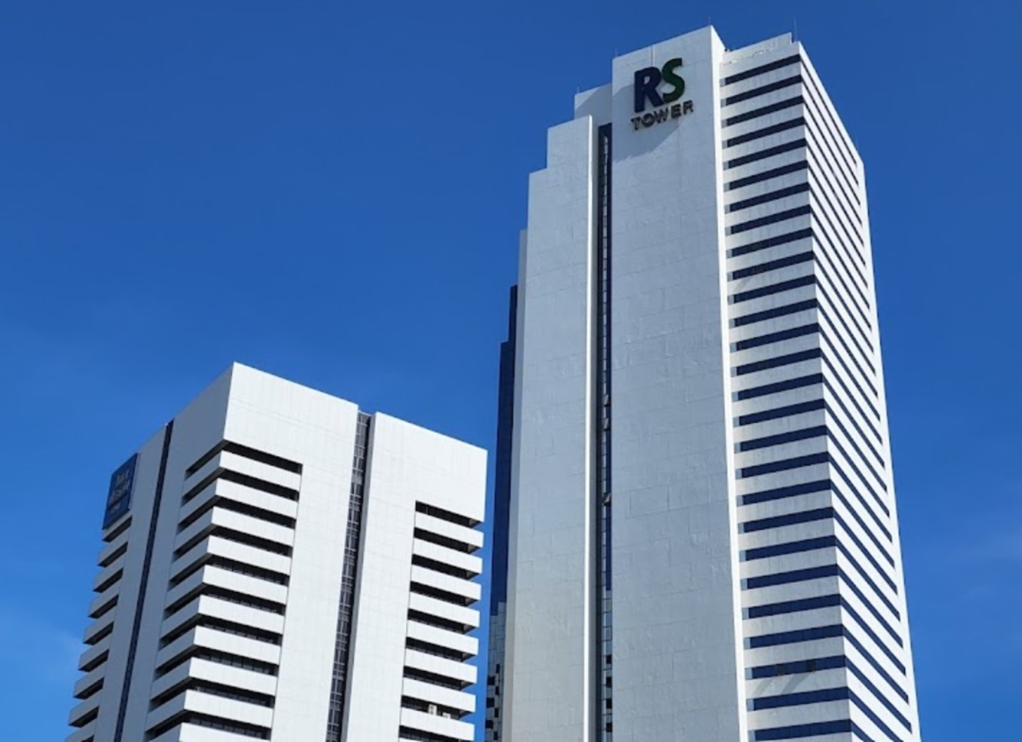 อาคาร อาร์เอส ทาวเวอร์ (RS Tower) สำนักงานให้เช่าติดถนนรัชดาภิเษก ใกล้รถไฟฟ้า MRT ศูนย์วัฒนธรรมแห่งประเทศไทย เพียง 50 เมตร