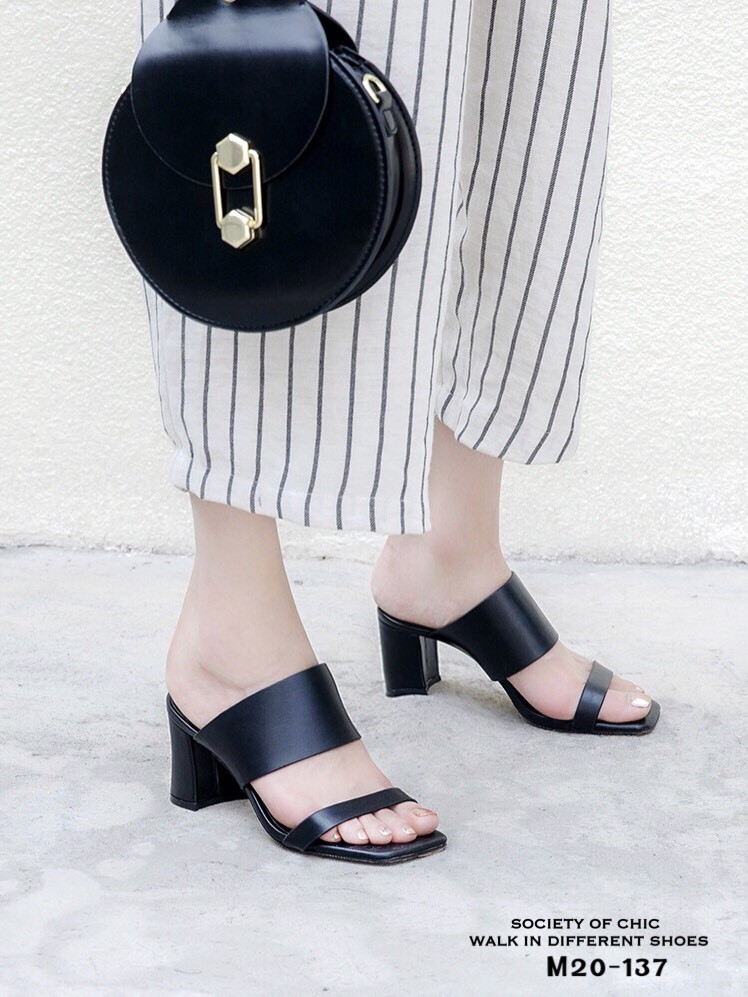 รองเท้าลำลองเปิดส้นสไตล์ Maxi (สีขาว)