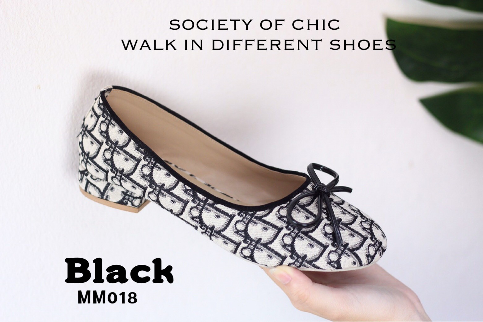 รองเท้าคัทชูส้นแบนทอลาย (สีดำ)