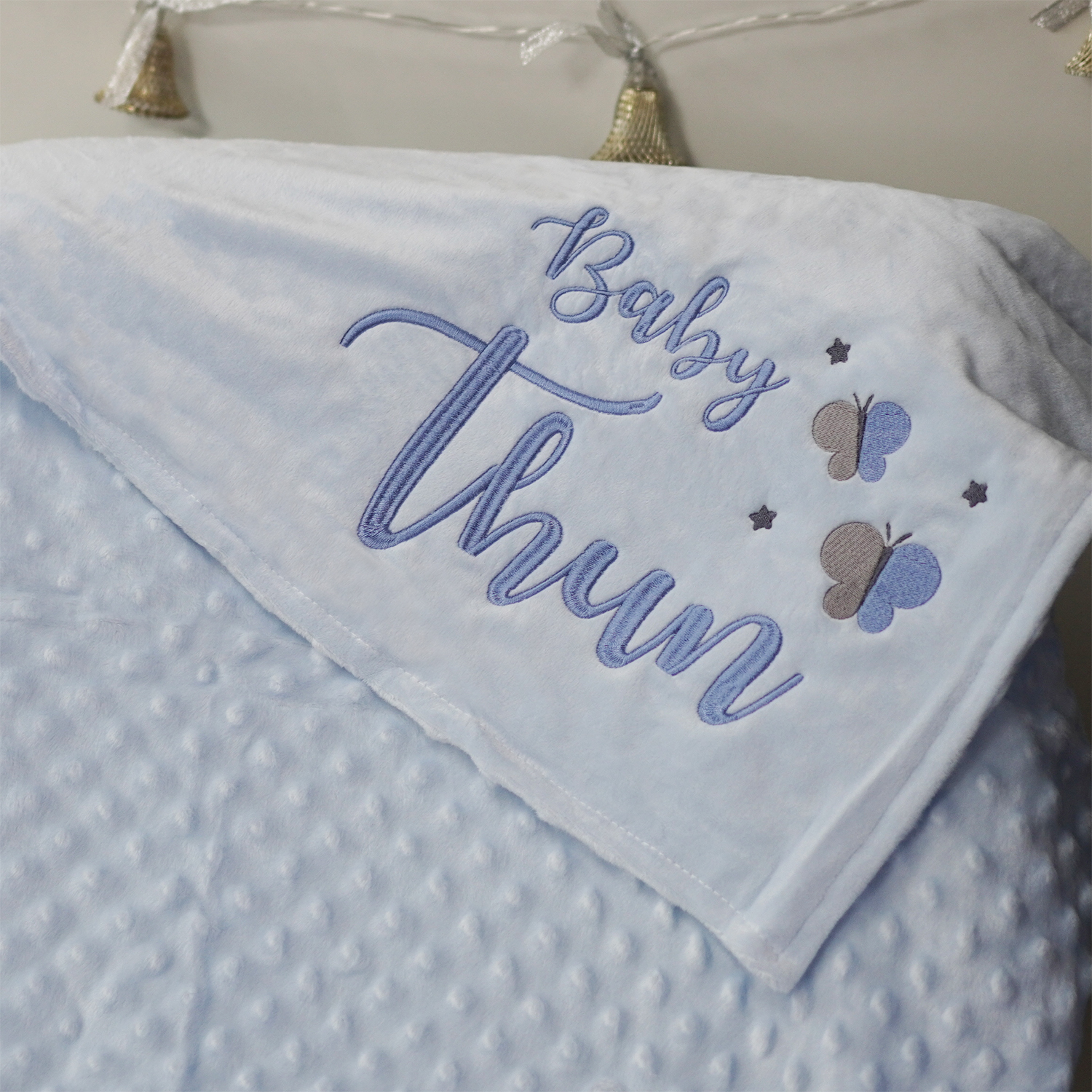ผ้าห่ม Minky - สีฟ้า 75x100cm แบบปักชื่อ+icon - Butterfly