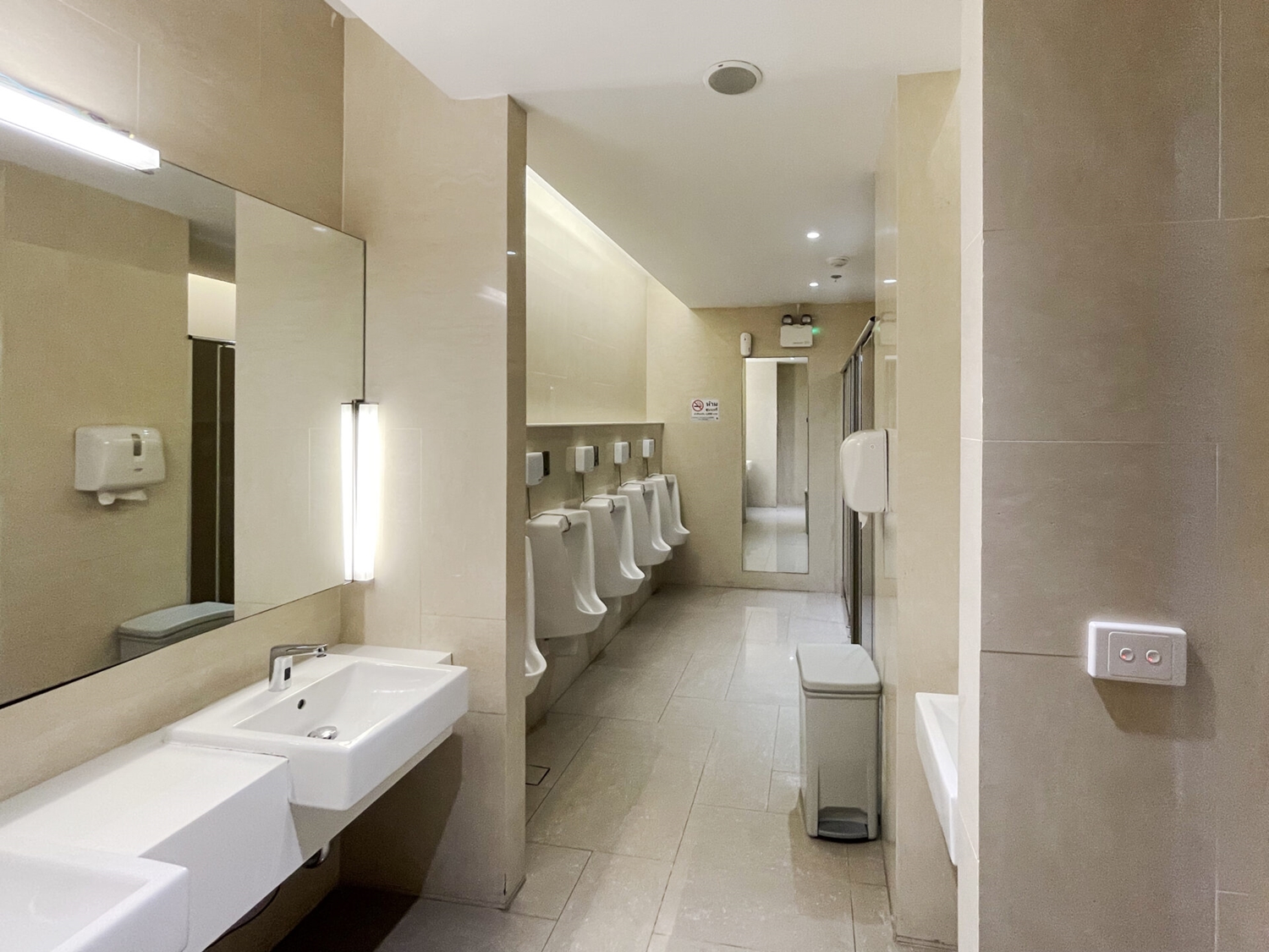 อาคารจี ทาวเวอร์ (G Tower) สำนักงานให้เช่า เกรดเอ ย่านพระราม 9 - รัชดาภิเษก ใกล้รถไฟฟ้า MRT พระราม 9 กรุงเทพฯ