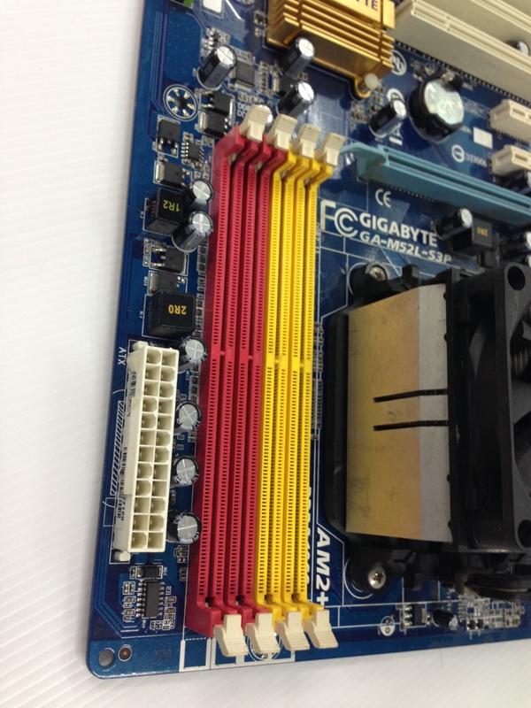 เมนบอร์ด AM2 + CPU AMD Athlon II 4800+ ไม่มีฝาหลัง